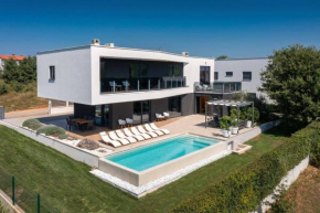 Modern villa Cormoran with pool in Porec